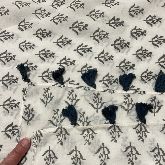 Passion Lilie Hand Block Scarf - Picture 5 of 5